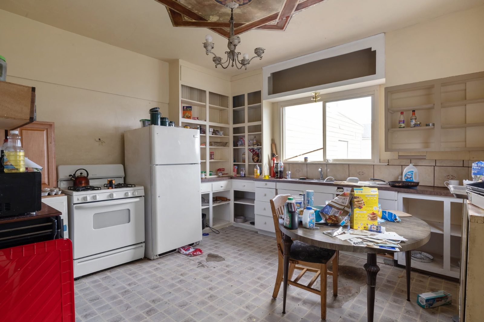 Kitchen before renovation