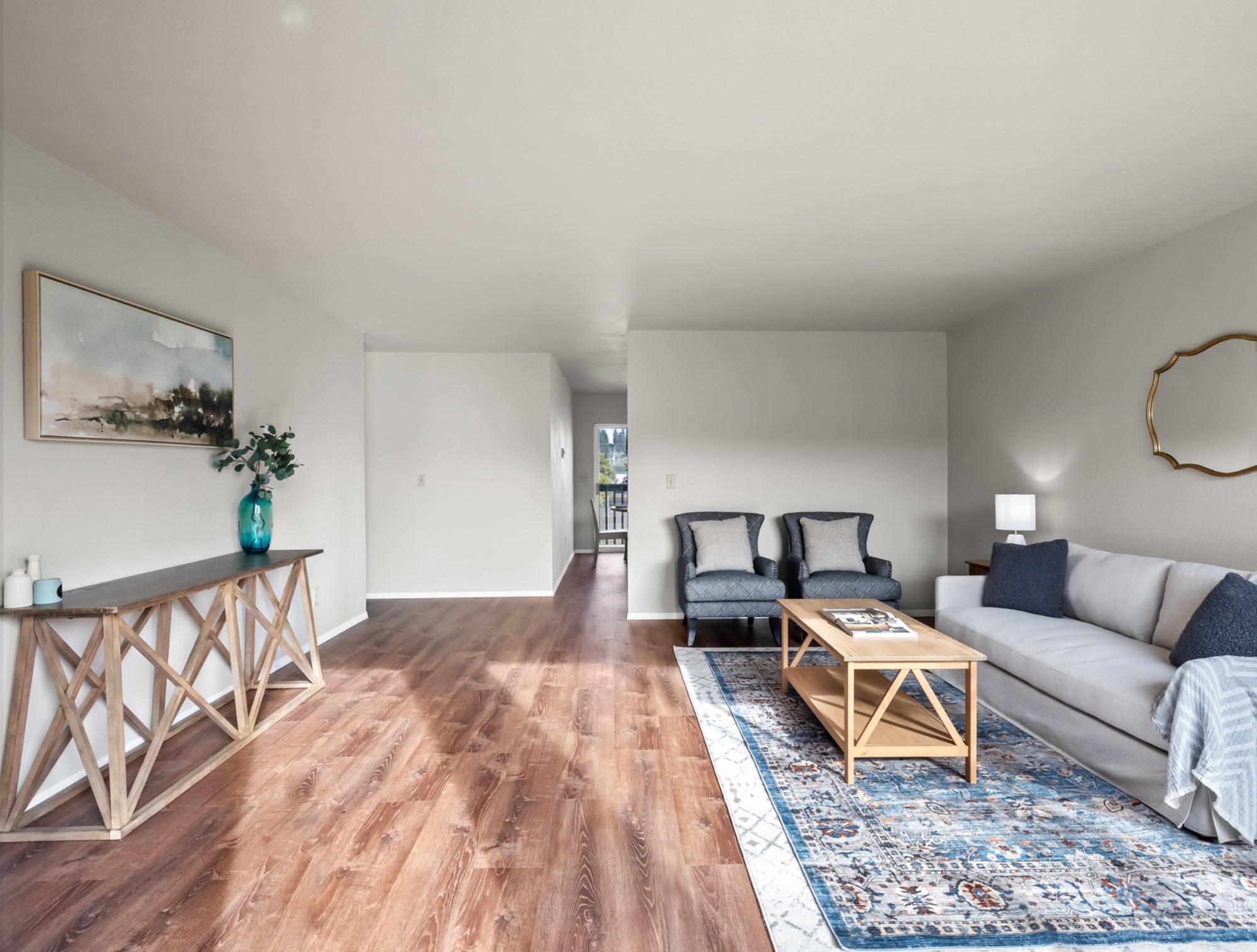 W Marion — main living area