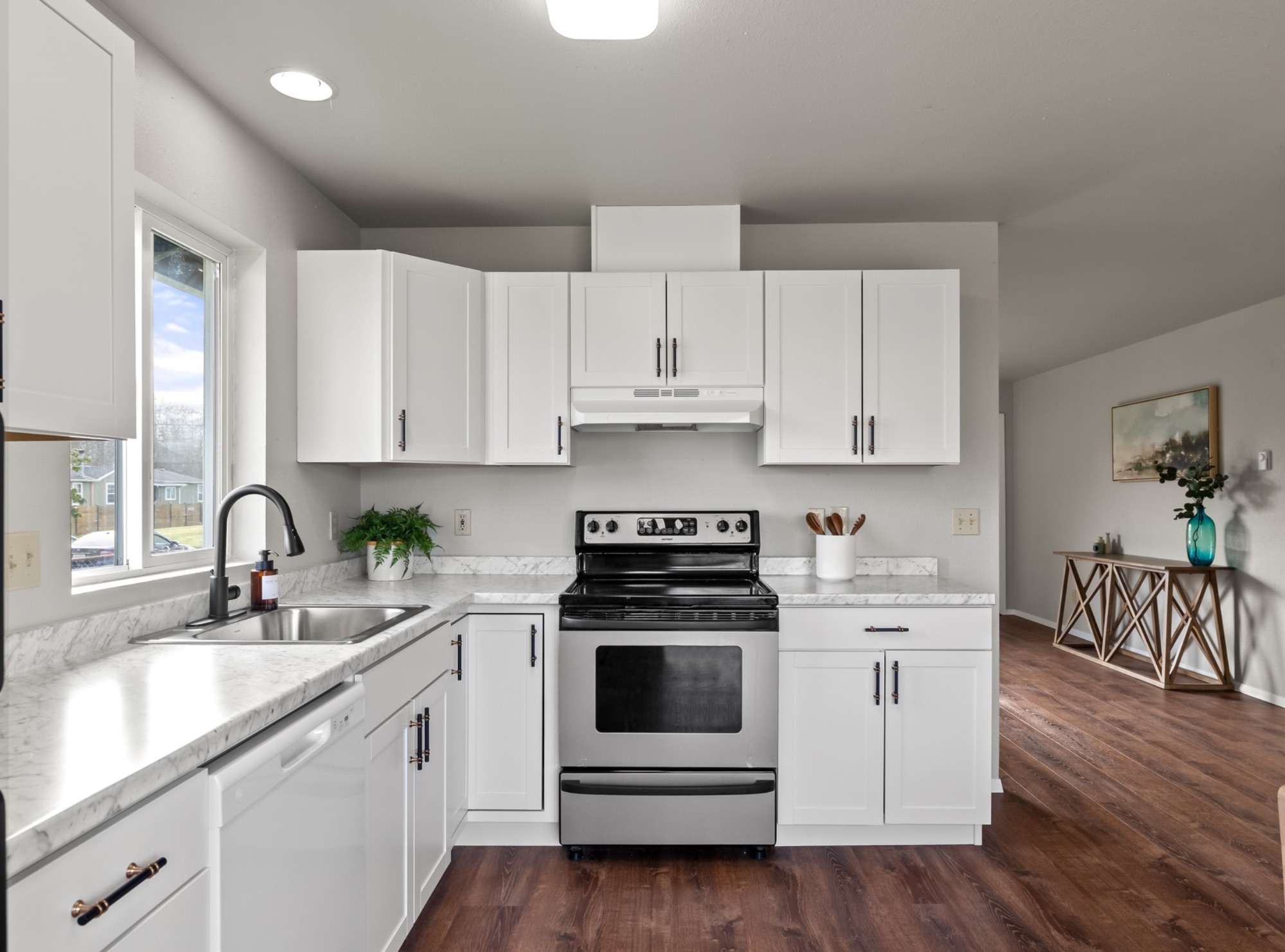 W Marion — kitchen detail